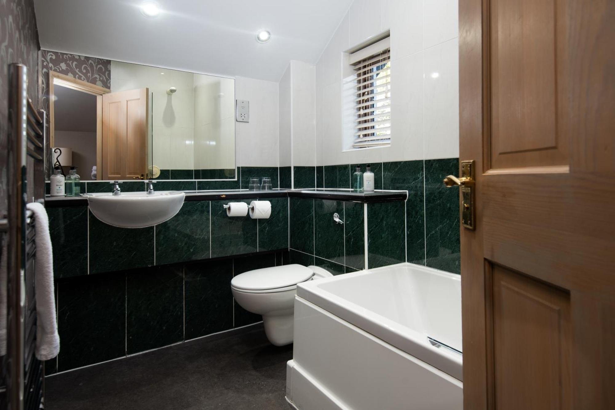 Windermere Rooms At The Wateredge Inn Ambleside Dış mekan fotoğraf